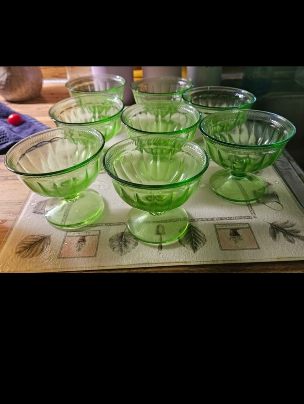Set Of 8 Vintage Federal Glass Vaseline Uranium Glass Dessert Cups No Chips